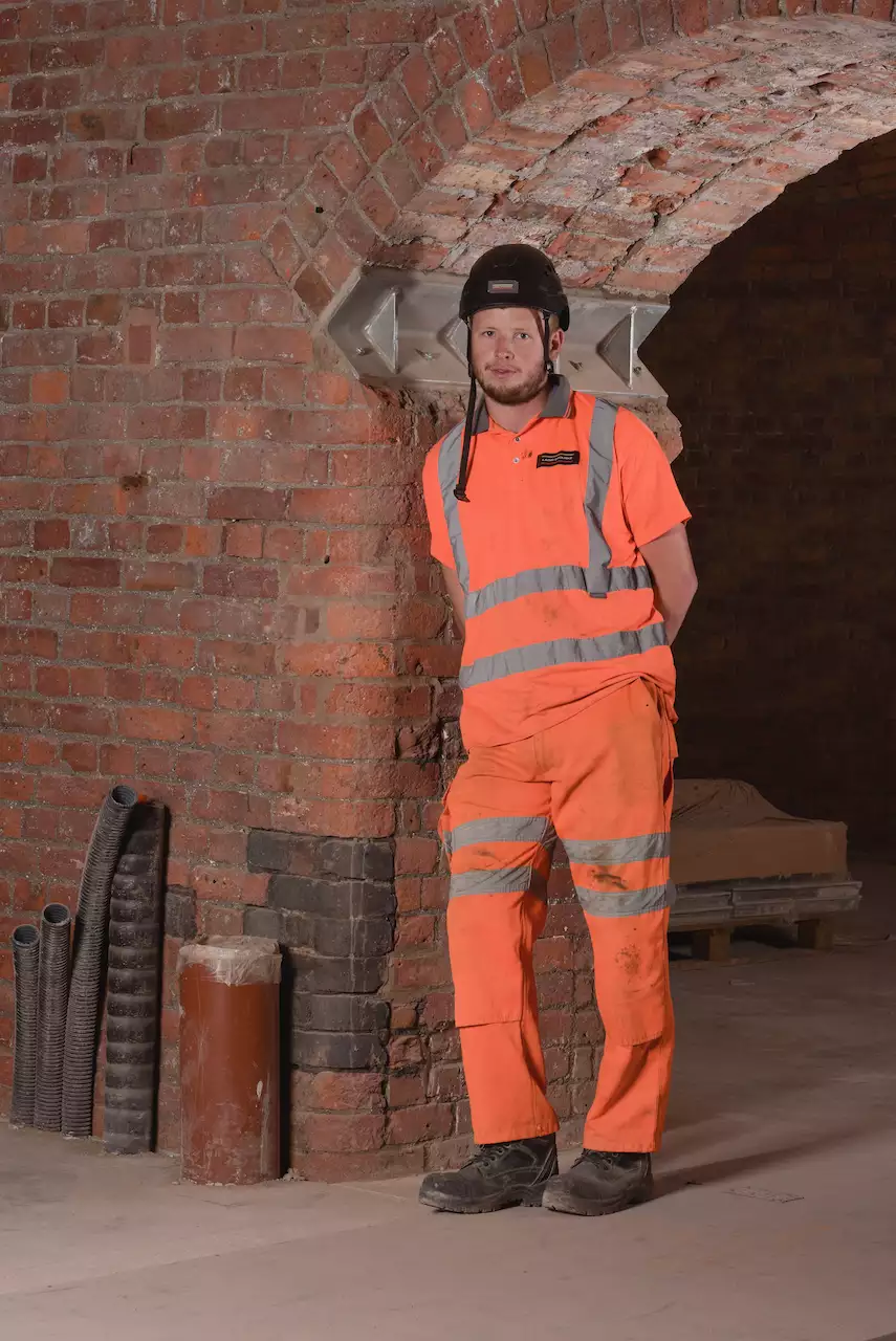 Photograph of a worker by Ming de Nasty