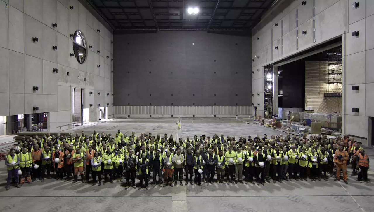 Group photo of workers from Laing O’Rourke