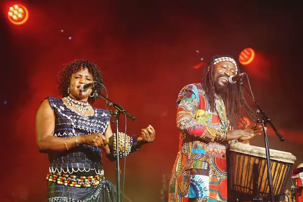 Photo of Sens Sagna & the Kajamor Family on the Festival Square stage