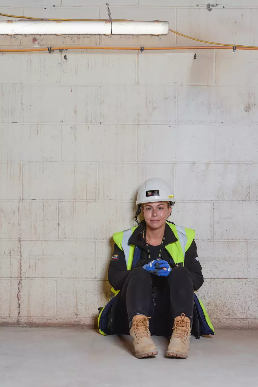 Photograph of a worker by Ming de Nasty