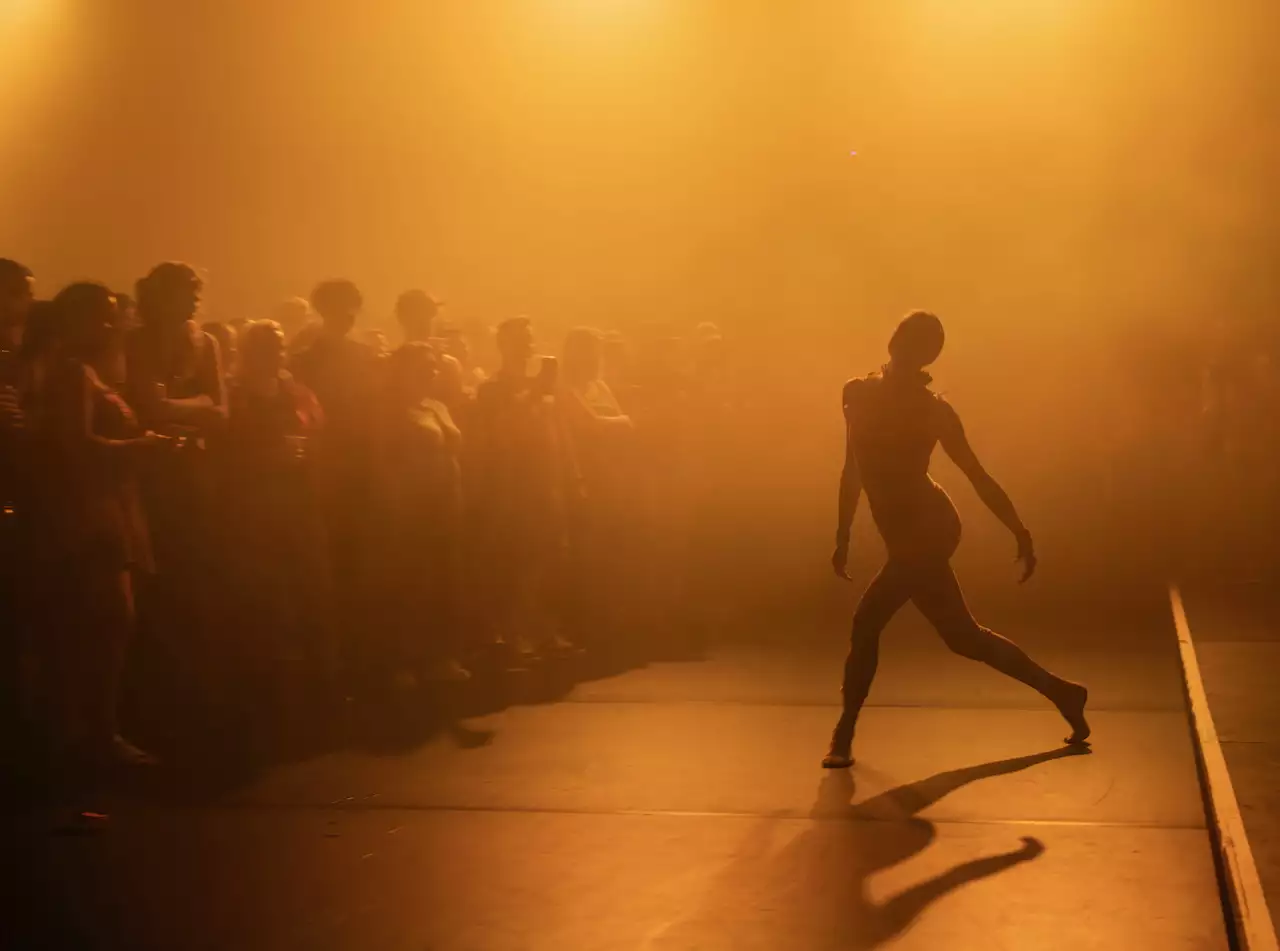 A dance in the crowd at R.O.S.E