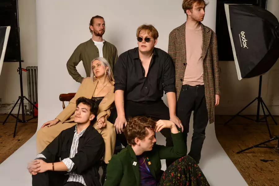 Picture of the band Ollie and the Wildflowers in a rehearsal space