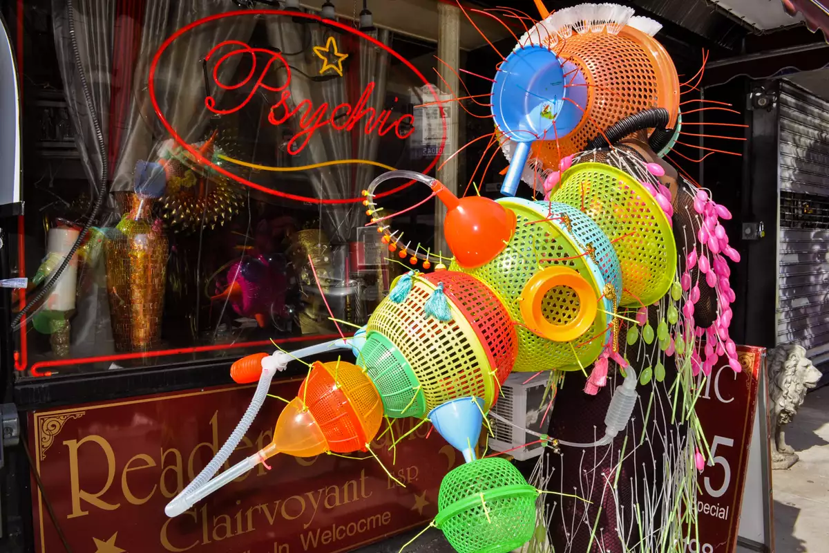 Photo of a colourful sculpture by Leeroy New